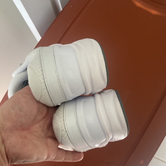 Newer New Balance Leather all white walking shoes *Repaired* Sz 11 - Picture 8 of 11